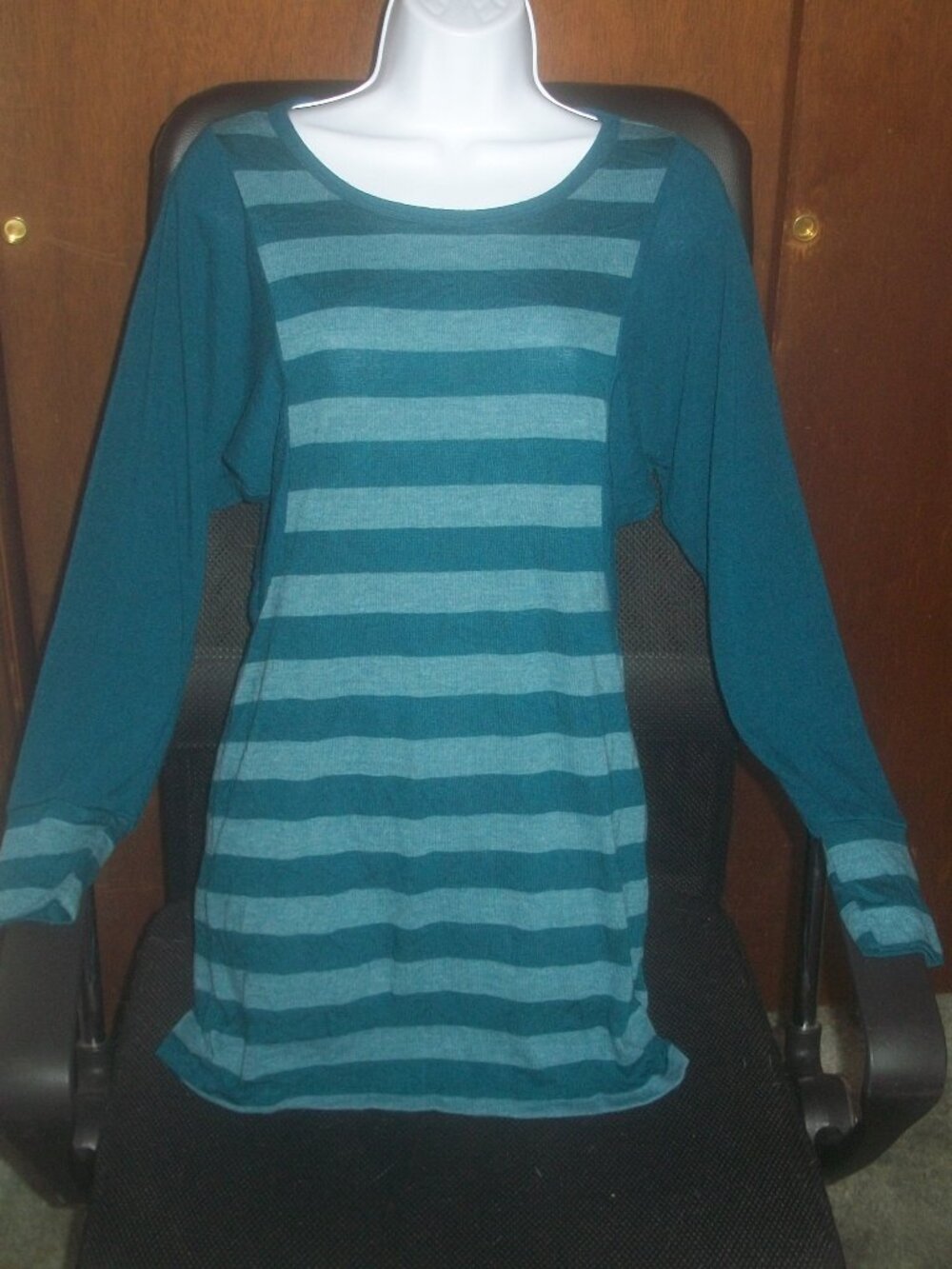 womens striped sweater. oversize underarm Dolman sleeve. size medium
